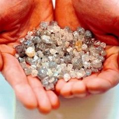 Imagem da notícia: Diamantes rendem milh&otilde;es ao estado angolano