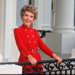 Imagem da notícia: Joias de Nancy Reagan v&atilde;o a leil&atilde;o
