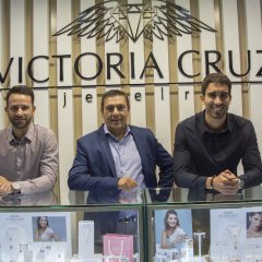 Imagem da notícia: Victoria Cruz na PortoJóia