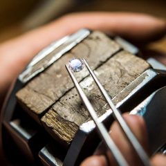 Imagem da notícia: Fábrica em Sevilha “cultiva” diamantes sintéticos