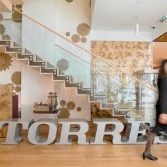 Imagem da notícia: Torres Joalheiros reabre todas as lojas