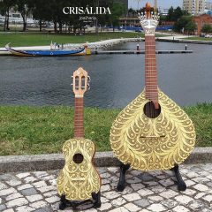 Imagem da notícia: Crisálida Joalharia has a collection of filigree musical instruments