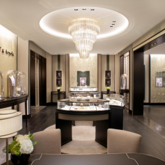 Imagem da notícia: Van Cleef & Arpels abre a sua primeira boutique em Lisboa
