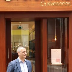 Imagem da notícia: “Fashion accessories should enrich life and perpetuate emotions and feelings”