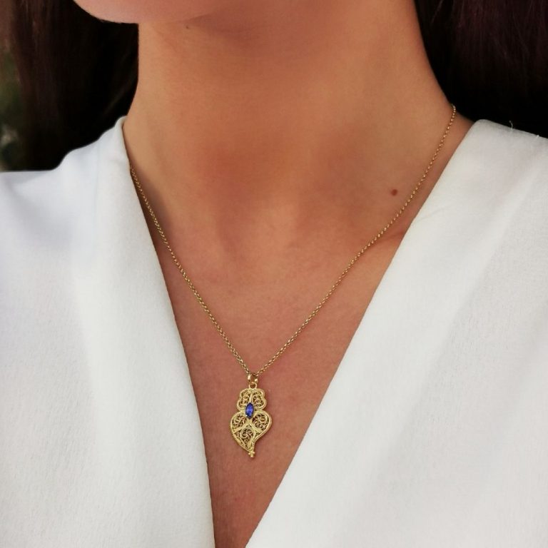 Imagem da notícia: Portugal Jewels salpica de azul coleção tradicional