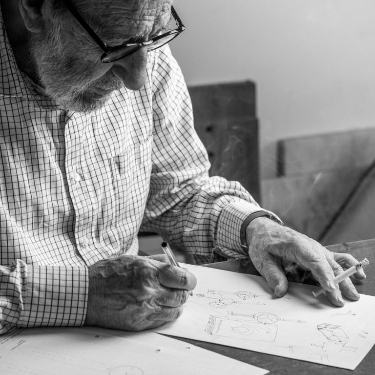 Imagem da notícia: Siza Vieira desenha novo relógio Cauny
