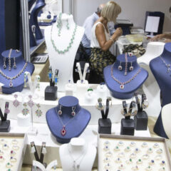 Imagem da notícia: Spring-summer 2023 brings elegance to Madridjoya