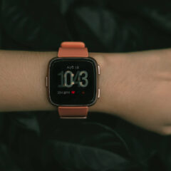 Imagem da notícia: Mais de um quinto dos utilizadores de internet possui smartwatch